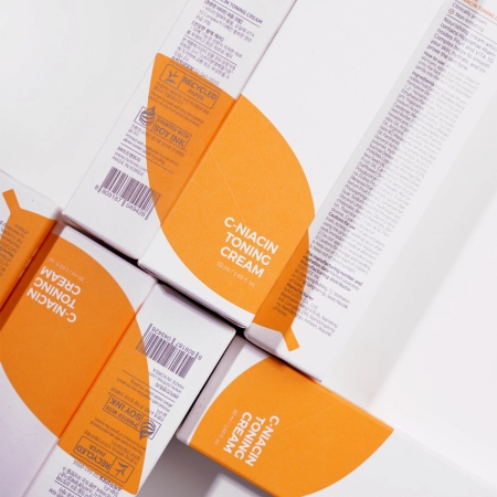 Isntree - C-Niacin Toning Cream - Šviesinantis veido kremas - 50ml