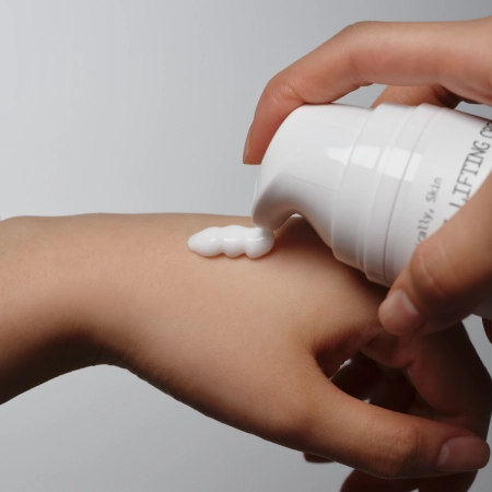 Logically, Skin - Multi-Lifting Cream – Drėkinamasis Veido Kremas su Peptidais – 50 ml