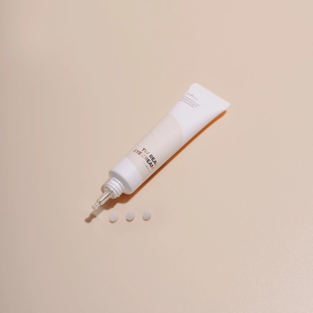 Isntree - TW-REAL Eye Cream – Paakių Kremas nuo Raukšlių su Probiotikais – 30 ml