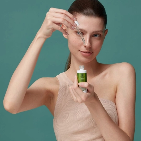 BasicLab - Esteticus - Švytėjimas ir Raminimas - Antioksidacinis Odą Išlyginantis Serumas su Vitaminu C 15% - 30ml