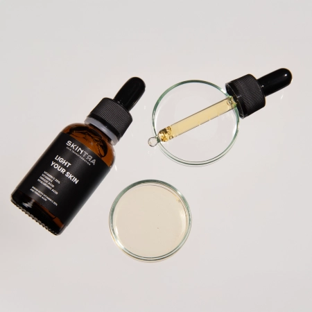 SkinTra - Light Your Skin - Serumas su Vitaminu C 20% ir Ferulo Rūgštimi - 30ml