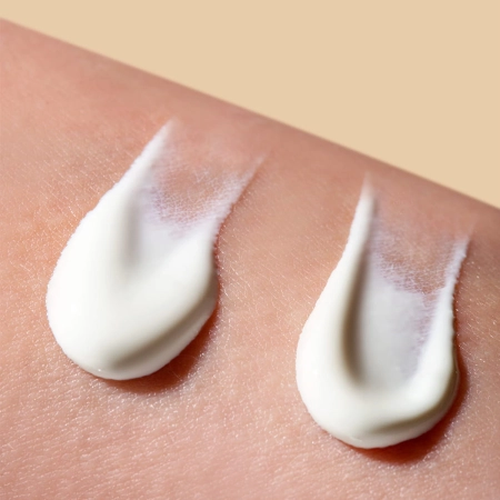 BasicLab - Prevencija ir Antioksidacija - Lengva Apsauginė Emulsija SPF50+ PPD 52,3 - 50ml