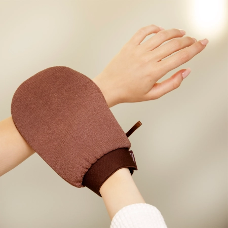 Cosibella Accessories – Šveičiamoji Kūno Pirštinė – Desert Brown