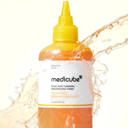 Medicube - Kojic Acid Turmeric Resurfacing Toner - Šviesinantis Veido Tonikas - 250ml
